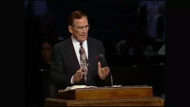 Adrian Rogers - Has The Nuclear Family Bombed